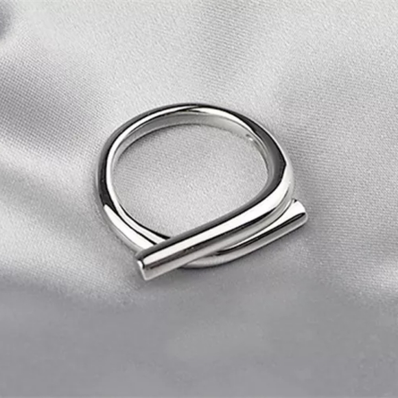 *NEW Glossy 18k White Gold Plated Adjustable Ring - Picture 13 of 16